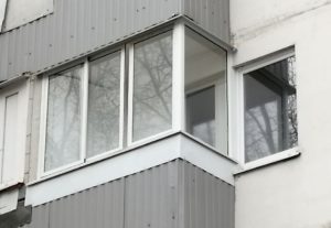 Балкон 2 метра Г-образный холодное раздвижное остекление